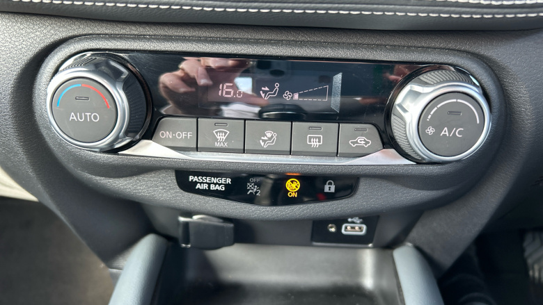 Nissan Juke 1.0 DiG-T N-Connecta 5dr Petrol Hatchback